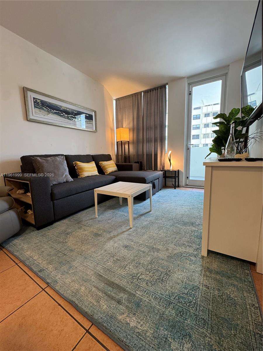 Decoplage Unit #303 | Picture 4