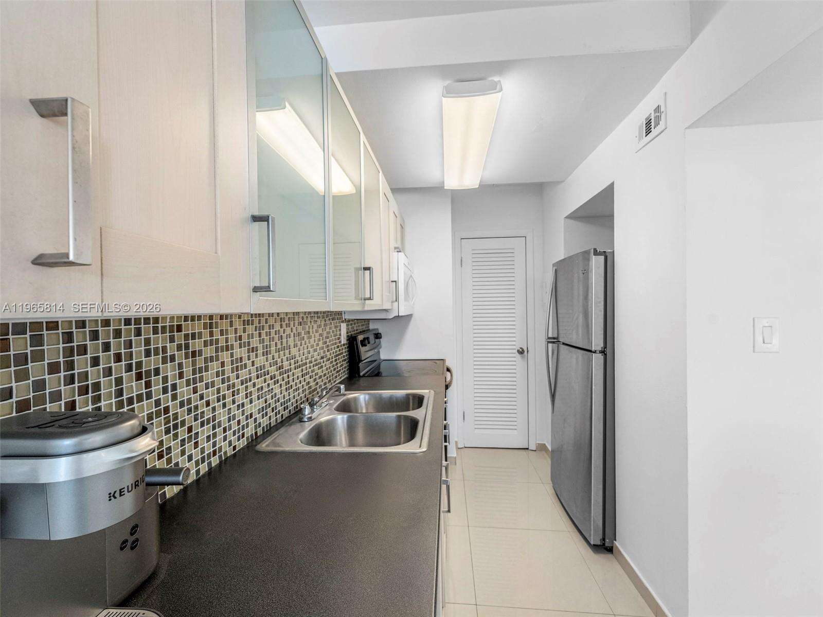 Decoplage Unit #417 | Picture 11