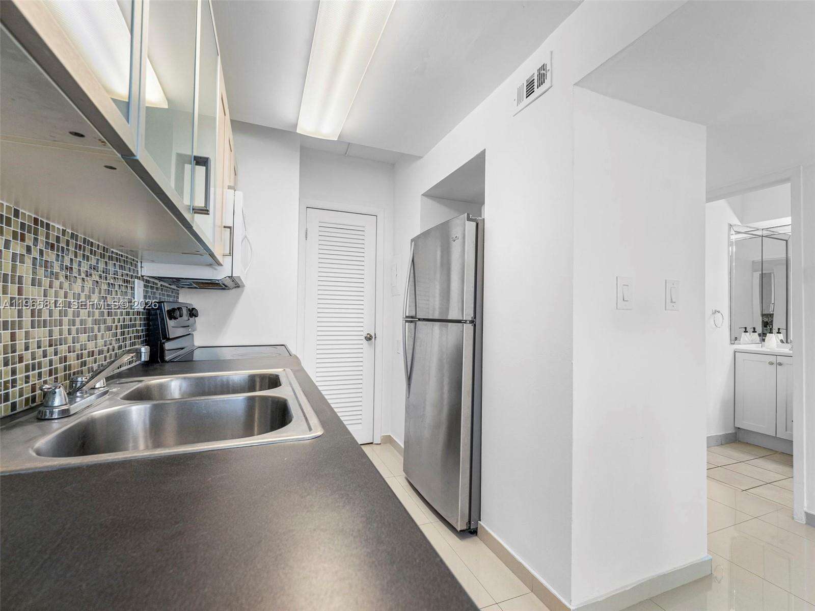 Decoplage Unit #417 | Picture 12