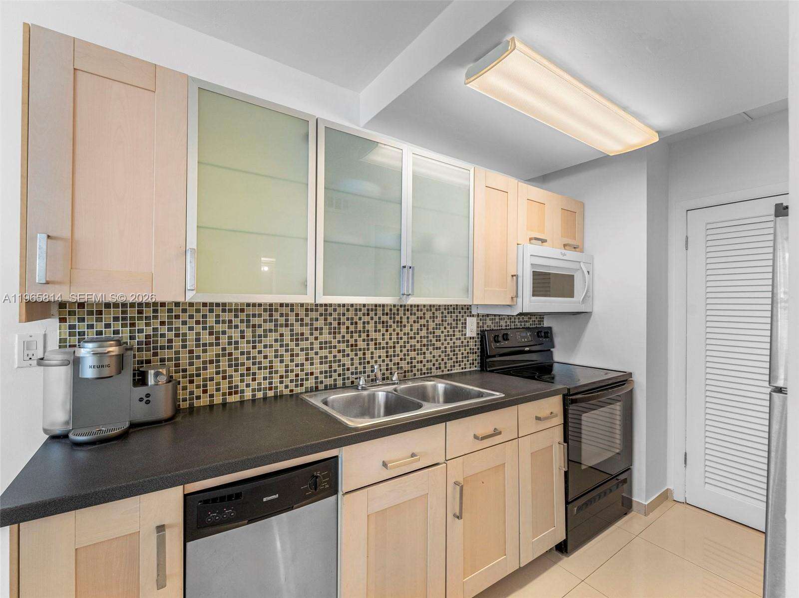 Decoplage Unit #417 | Picture 13