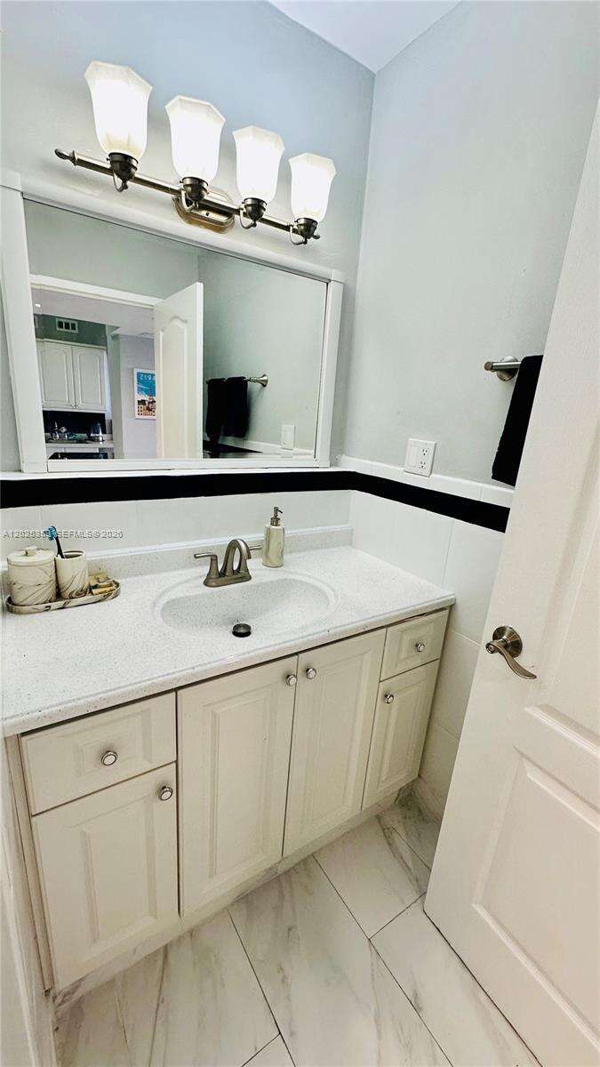 Decoplage Unit #720 | Picture 19