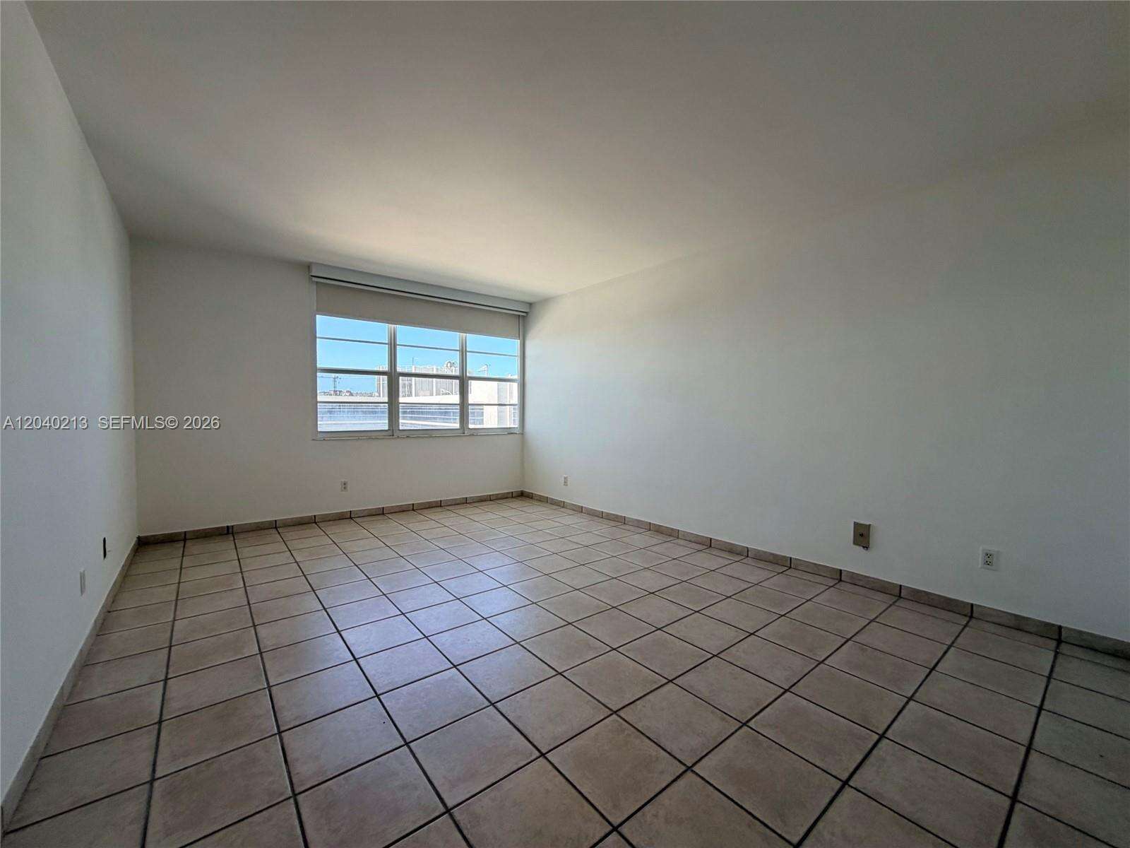 Decoplage Unit #1410 | Picture 1