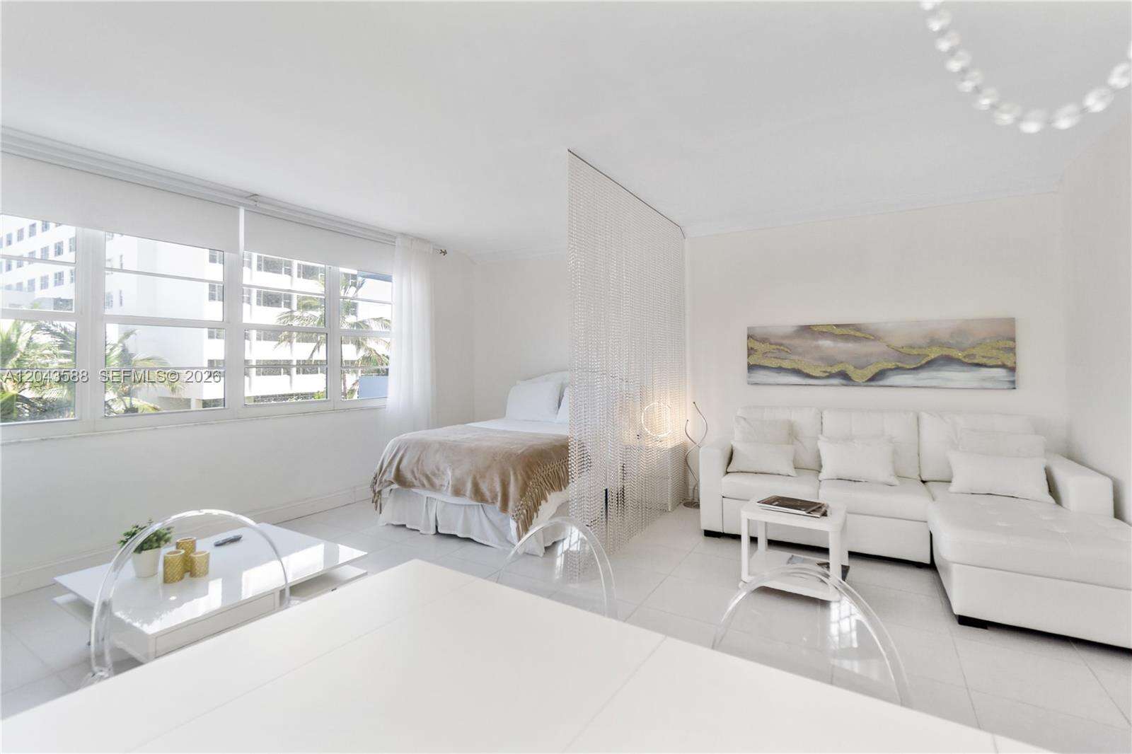 Decoplage Unit #306 | Picture 1