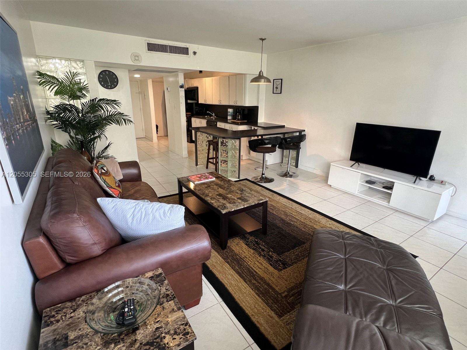 Decoplage Unit #634 | Picture 9