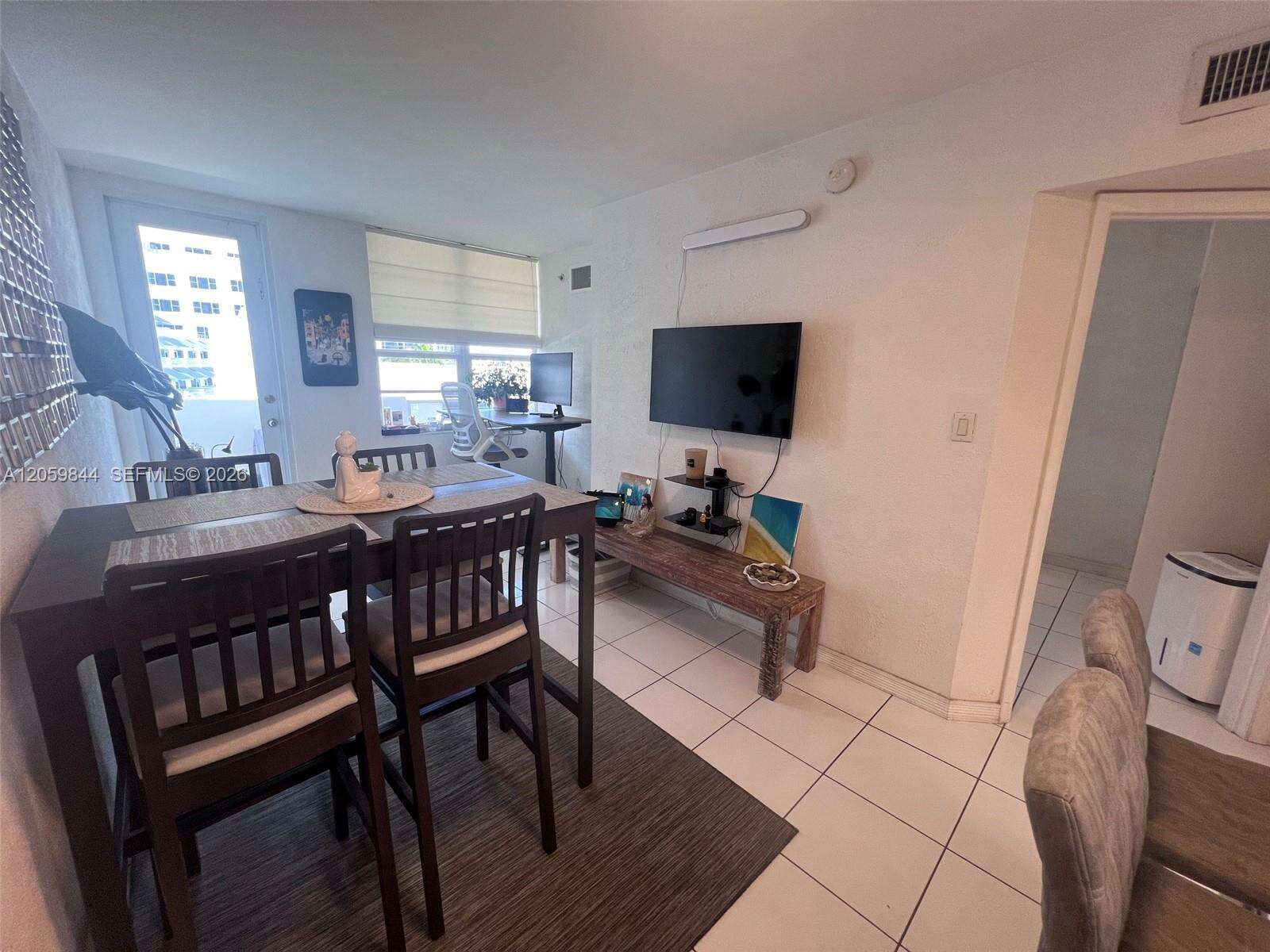 Decoplage Unit #537 | Picture 11