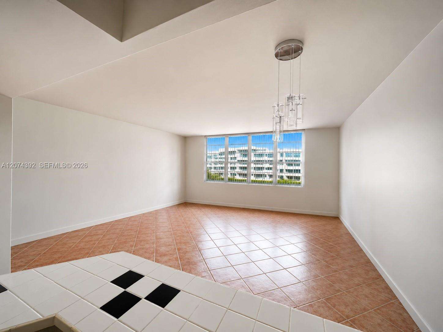 Decoplage Unit #631 | Picture 5