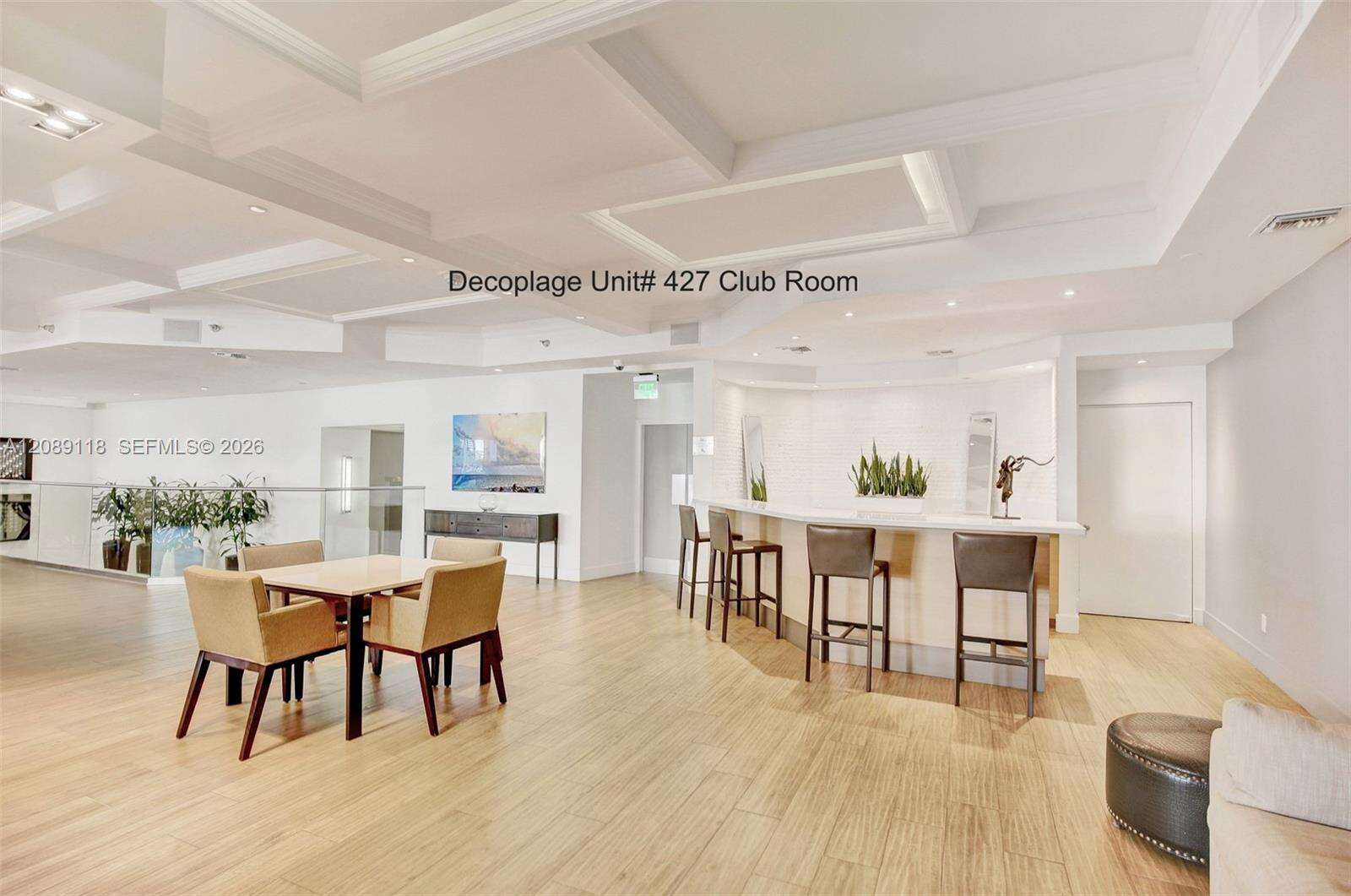 Decoplage Unit #427 | Picture 1