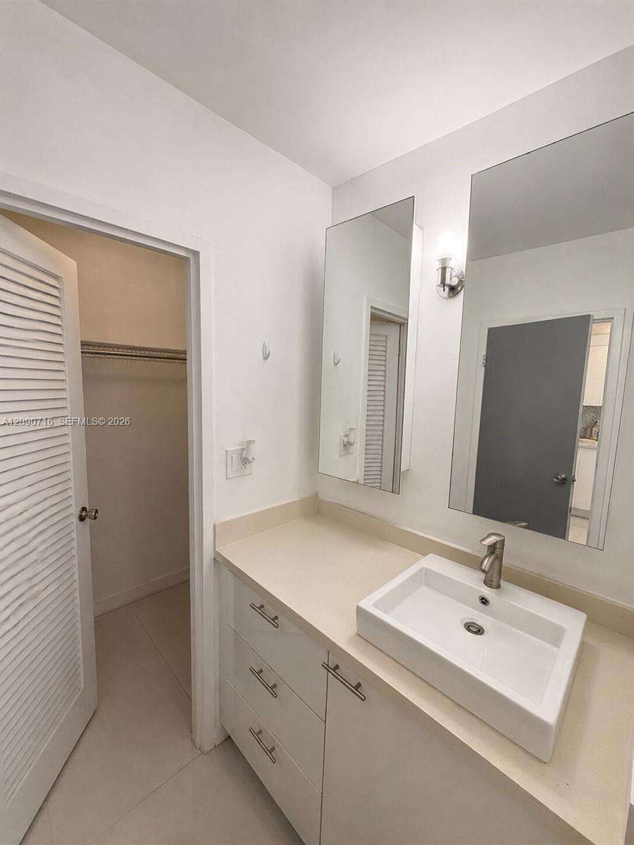 Decoplage Unit #1605 | Picture 8