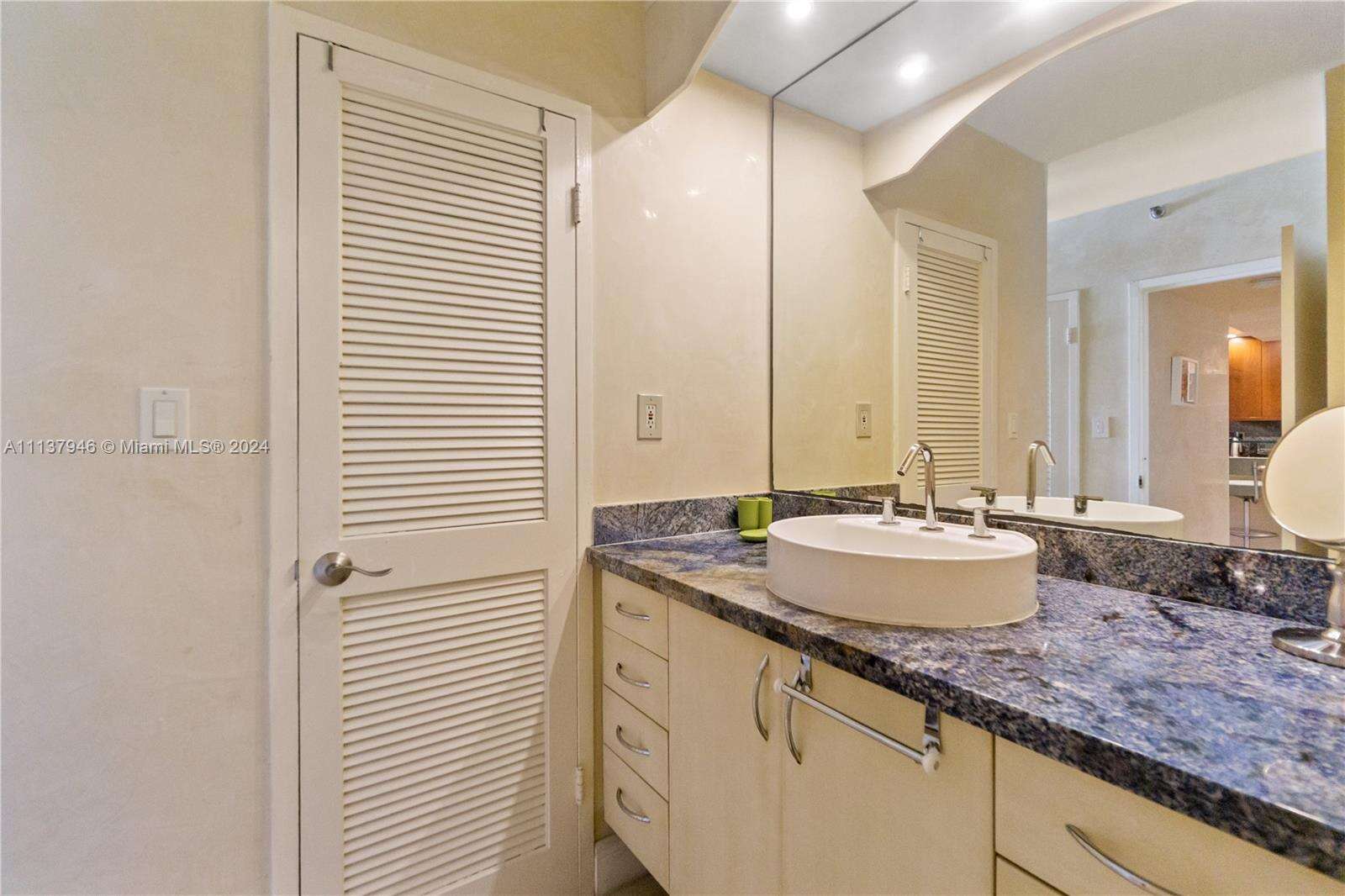 Decoplage Unit #1533 | Picture 12
