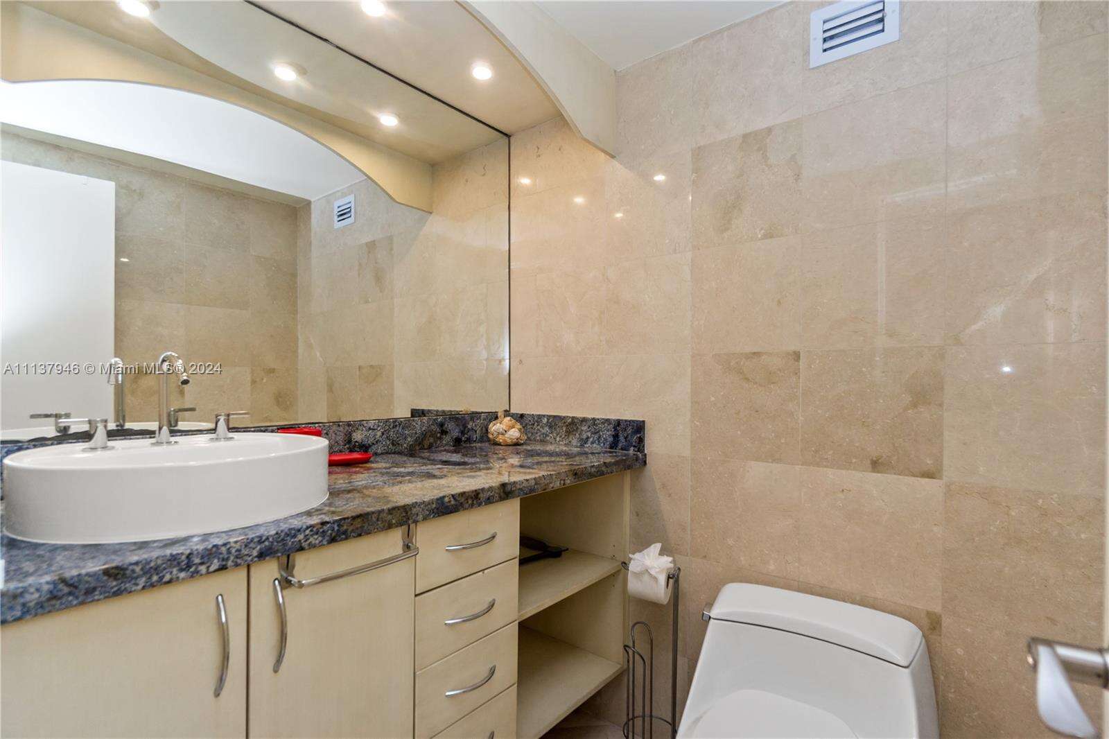 Decoplage Unit #1533 | Picture 10