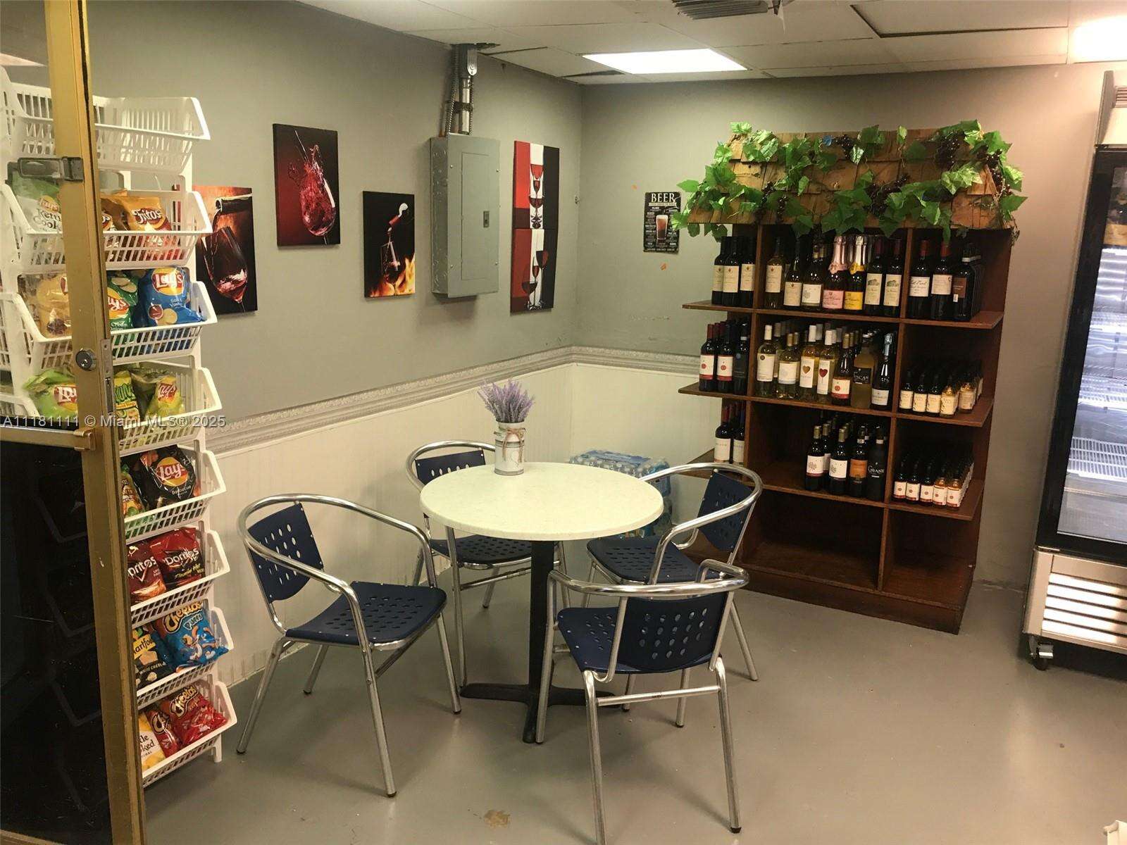 Decoplage Unit #1642 | Picture 37