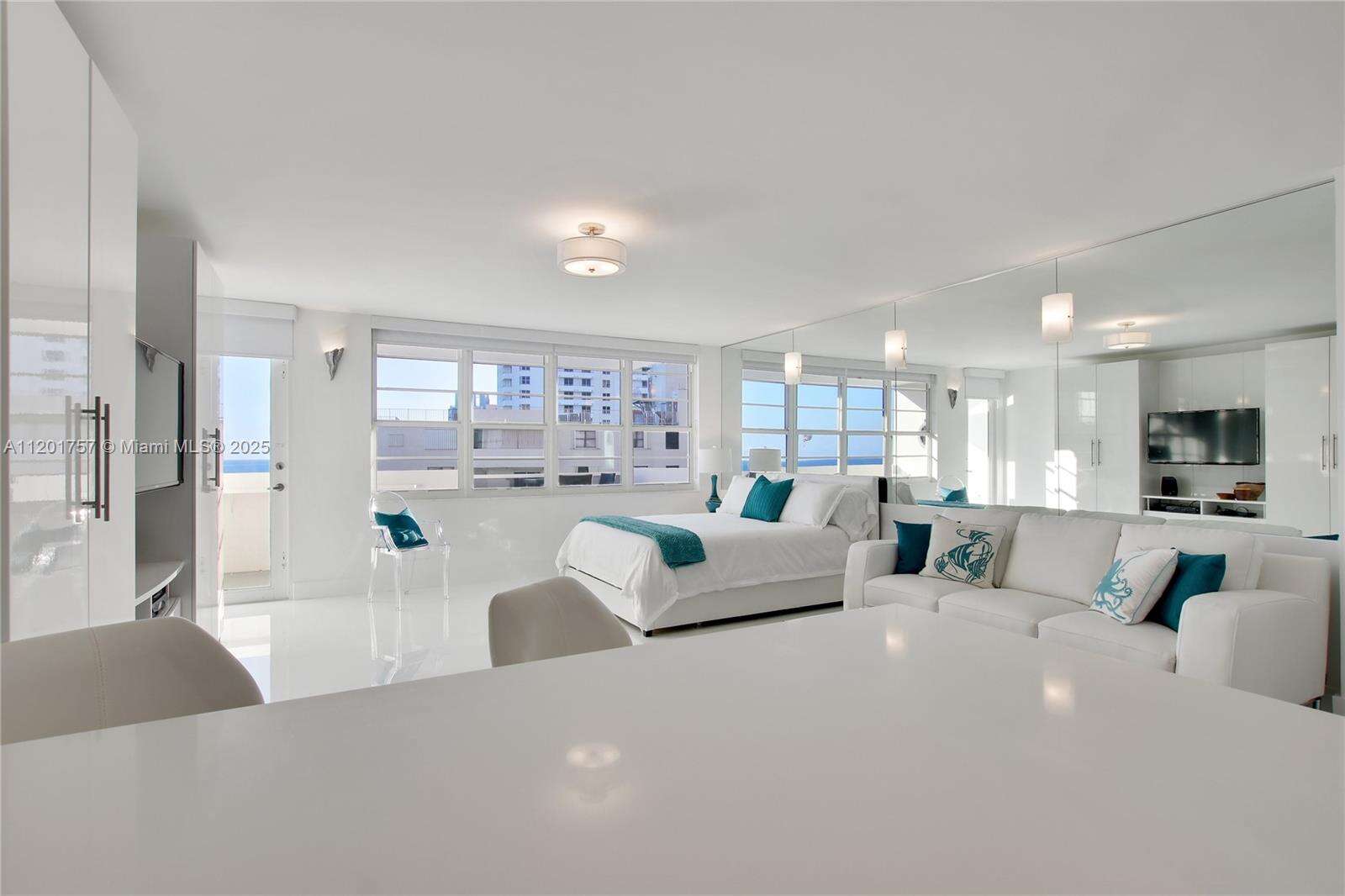 Decoplage Unit #940 | Picture 9