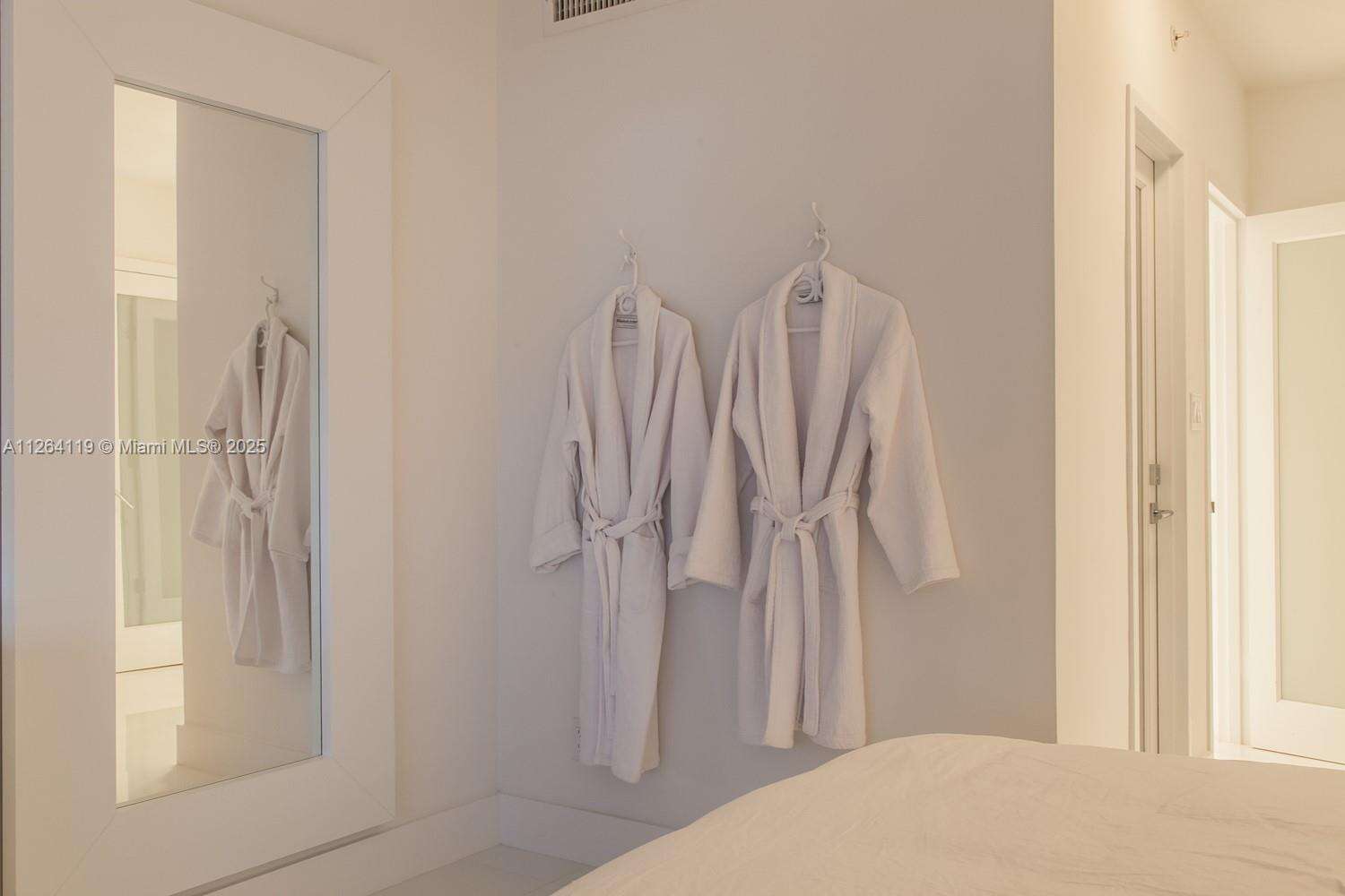 Decoplage Unit #943 | Picture 16