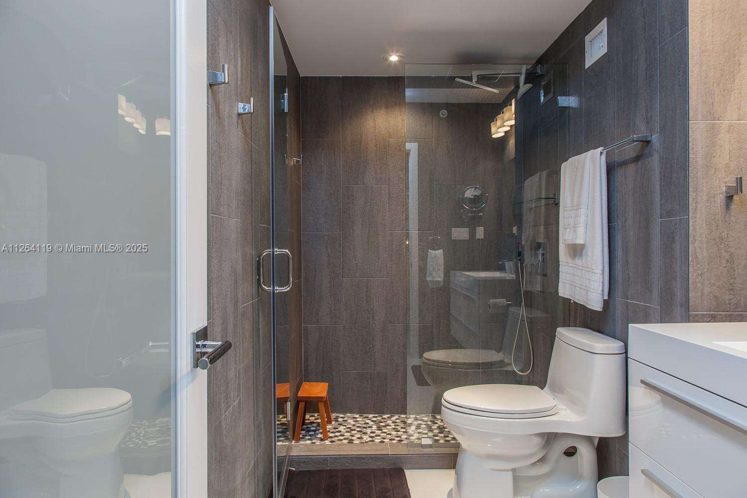 Decoplage Unit #943 | Picture 18