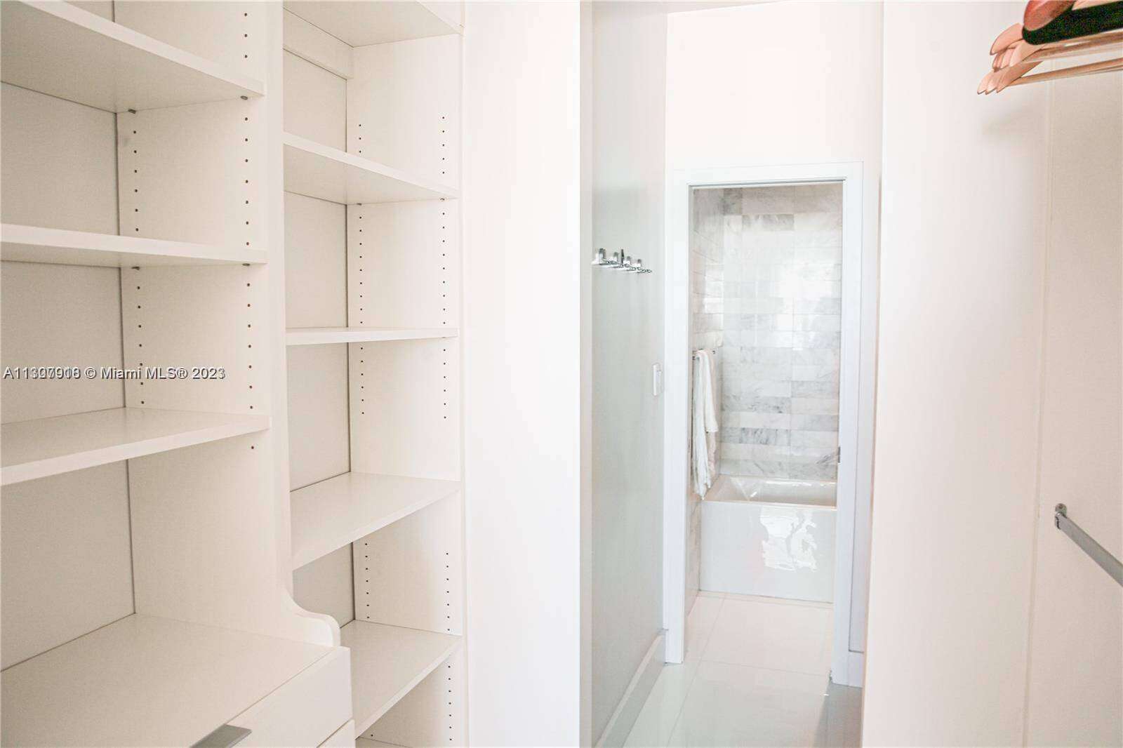 Decoplage Unit #1643 | Picture 7