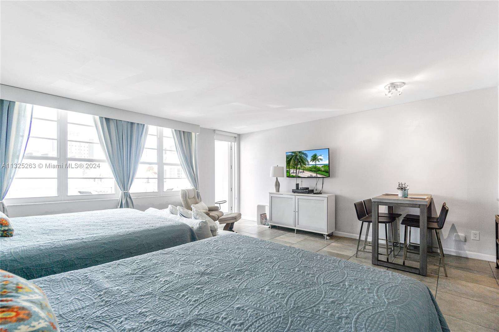 Decoplage Unit #320 | Picture 2