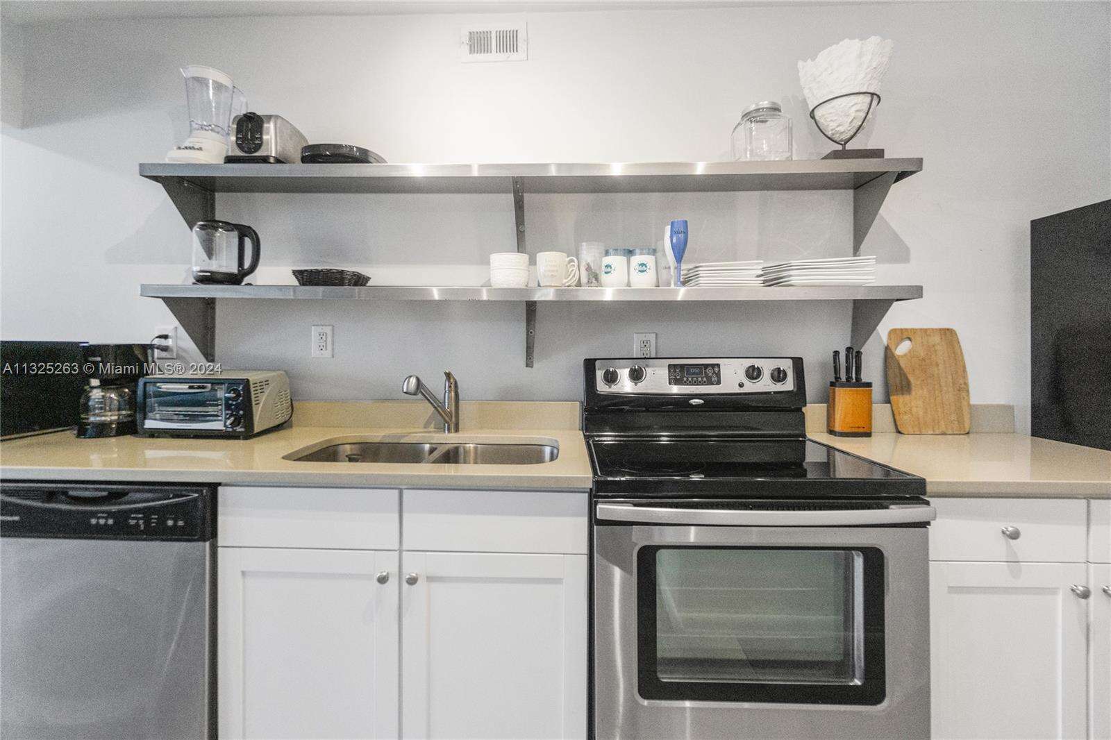 Decoplage Unit #320 | Picture 8