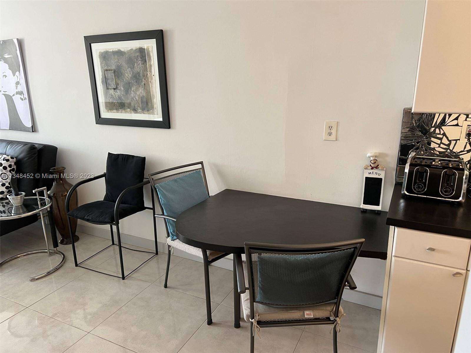 Decoplage Unit #1007 | Picture 10