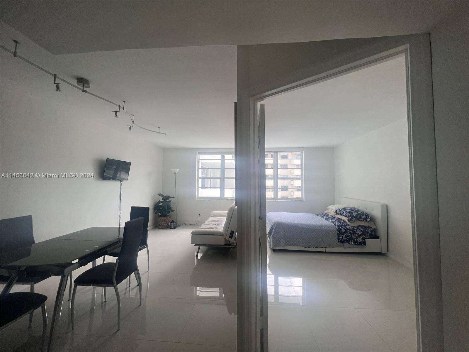 Decoplage Unit #501 | Picture 4