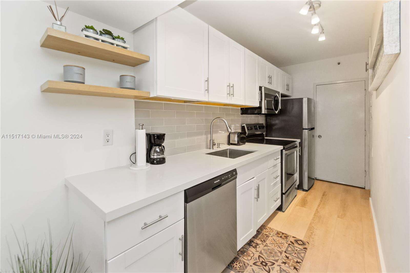 Decoplage Unit #312 | Picture 8