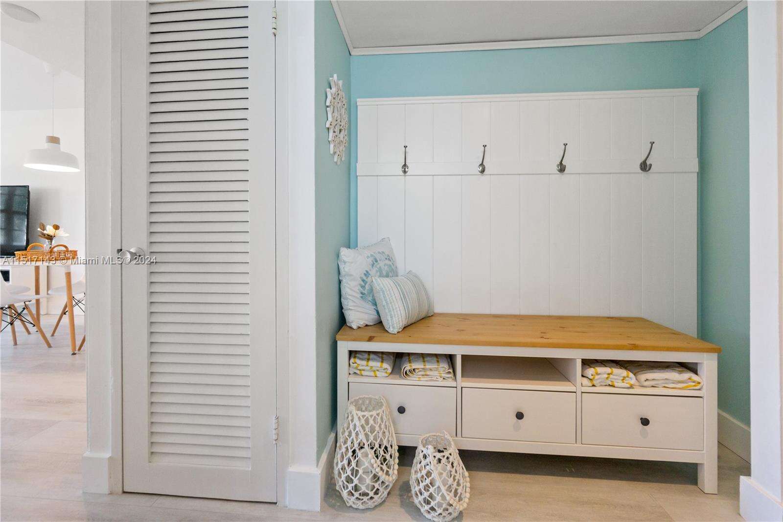 Decoplage Unit #312 | Picture 10