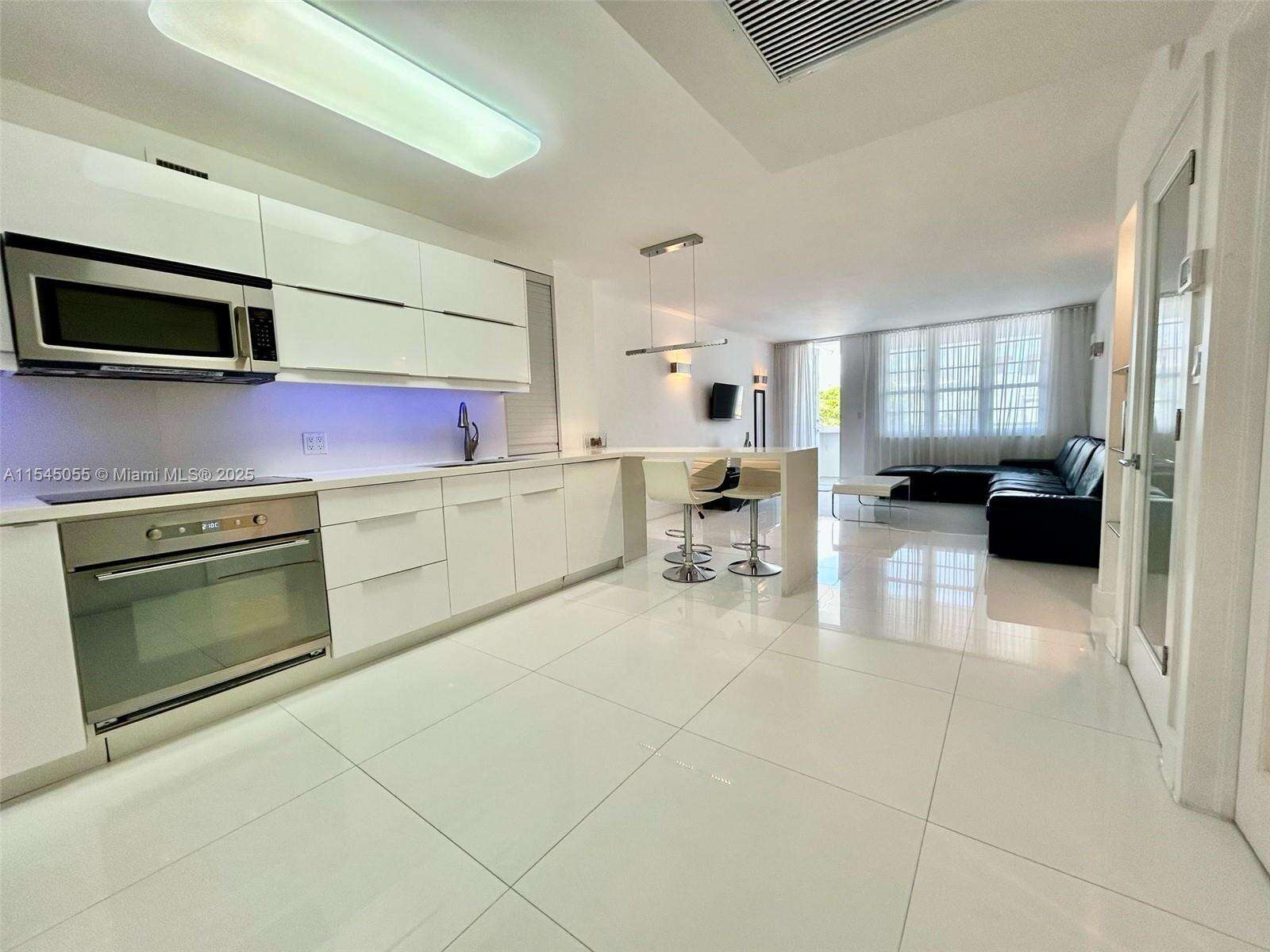 Decoplage Unit #322 | Picture 3