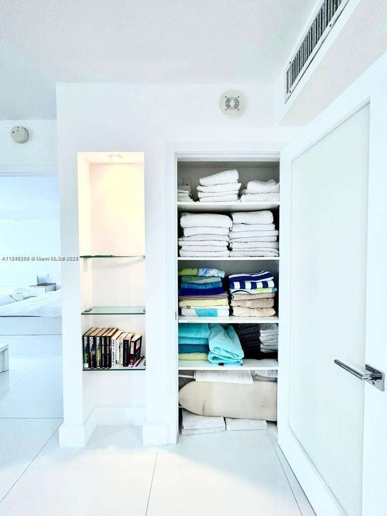 Decoplage Unit #322 | Picture 22