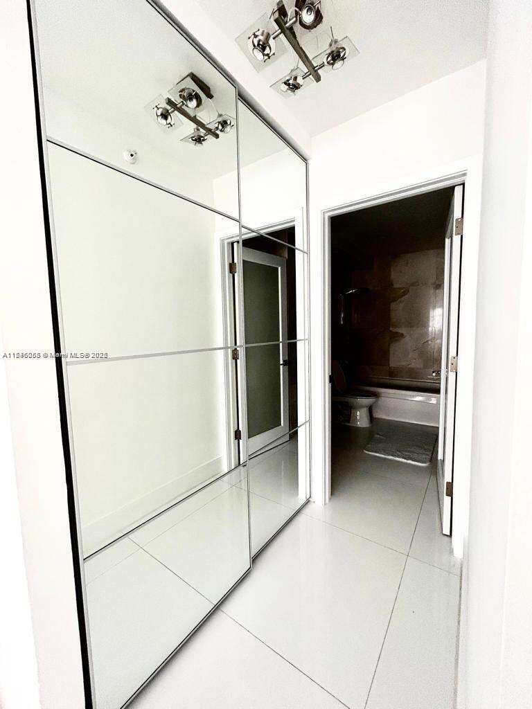 Decoplage Unit #322 | Picture 23