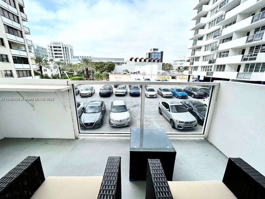 Decoplage Unit #322 | Picture 26