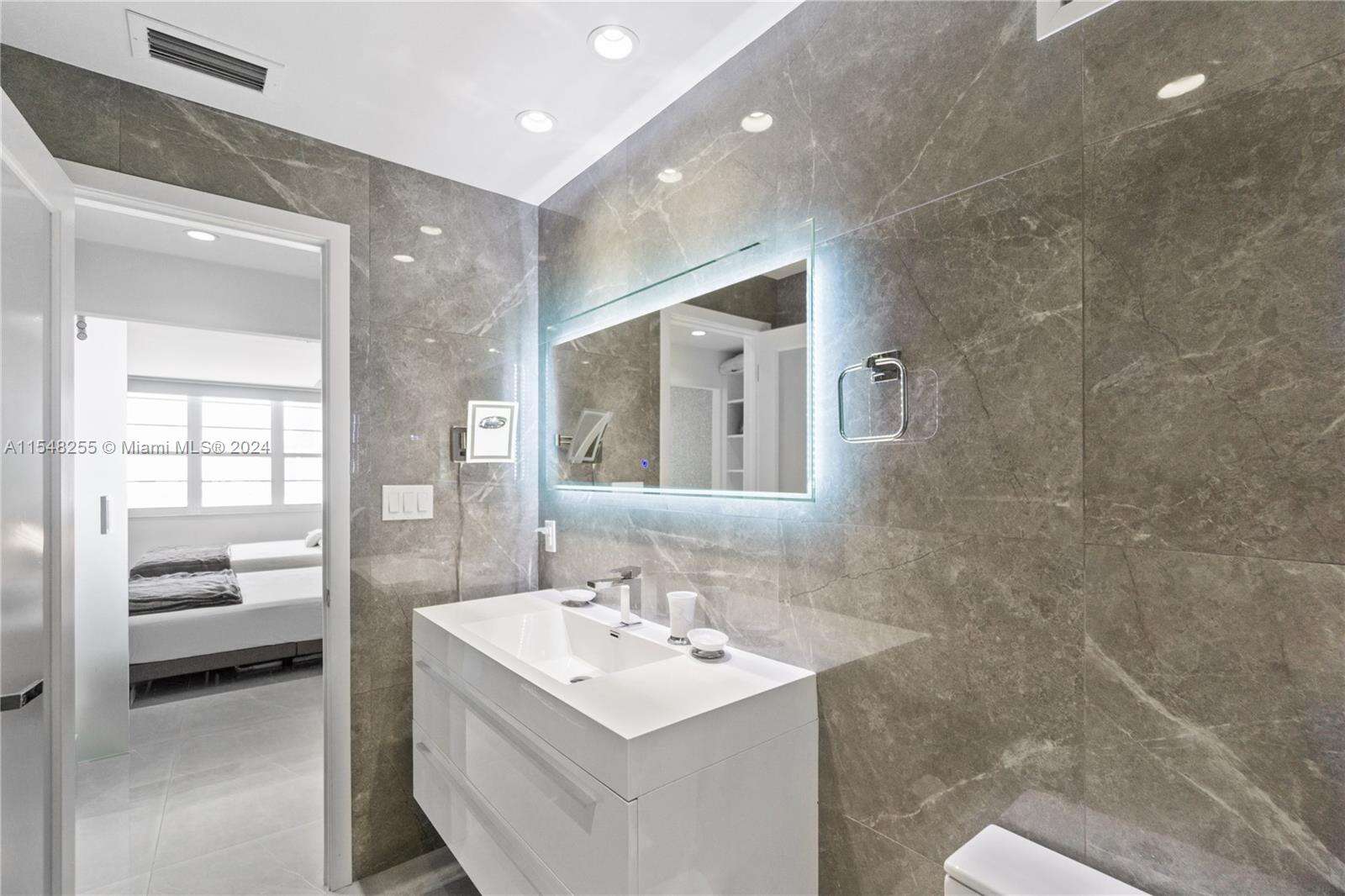 Decoplage Unit #1602 | Picture 19