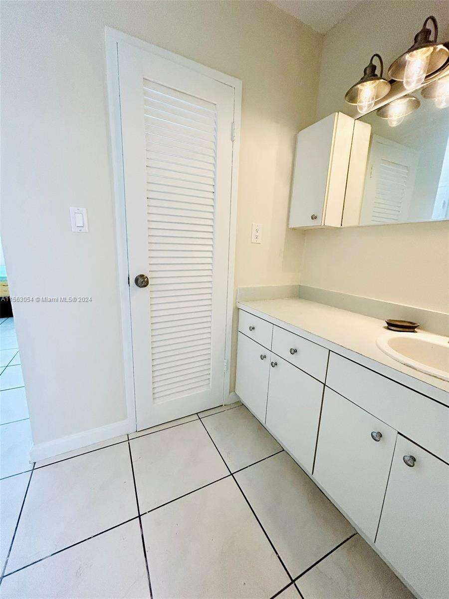 Decoplage Unit #1241 | Picture 6