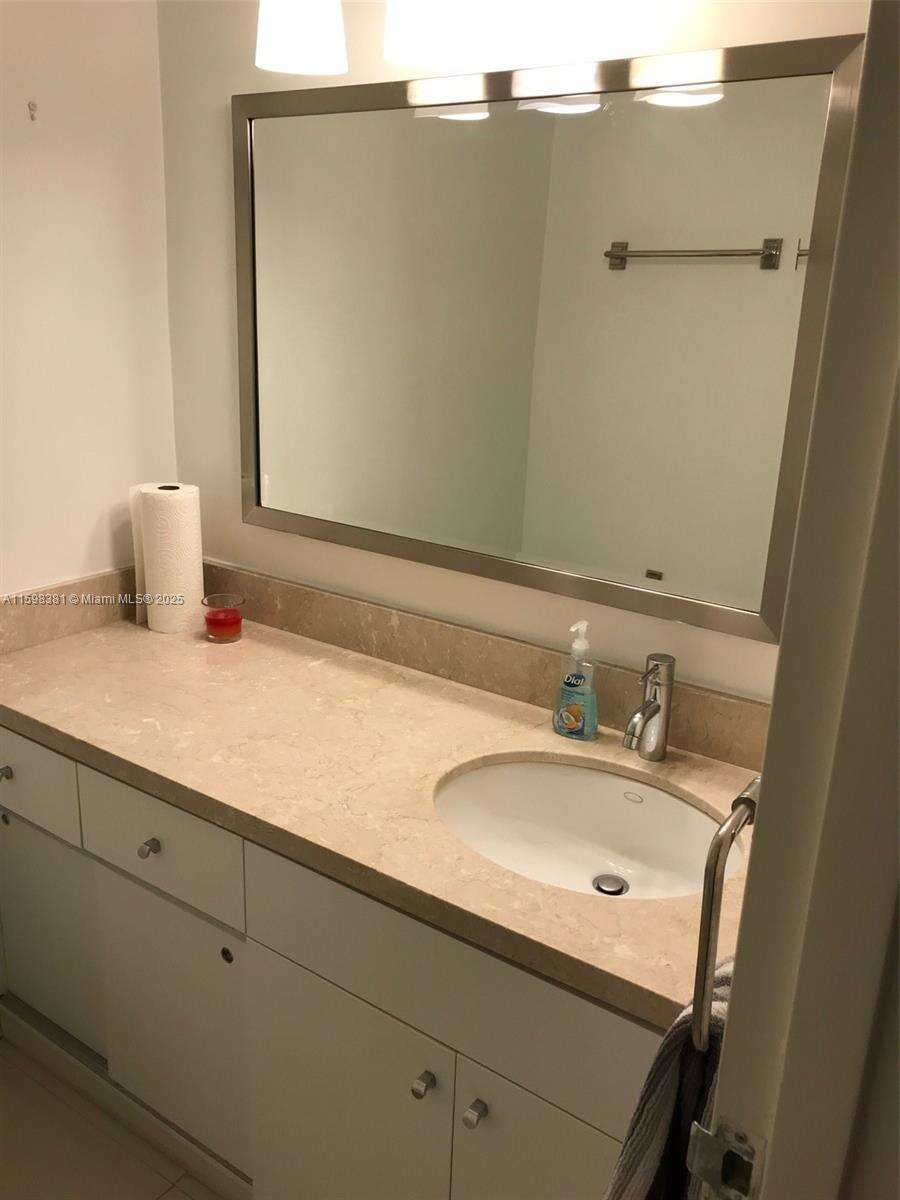 Decoplage Unit #808 | Picture 21