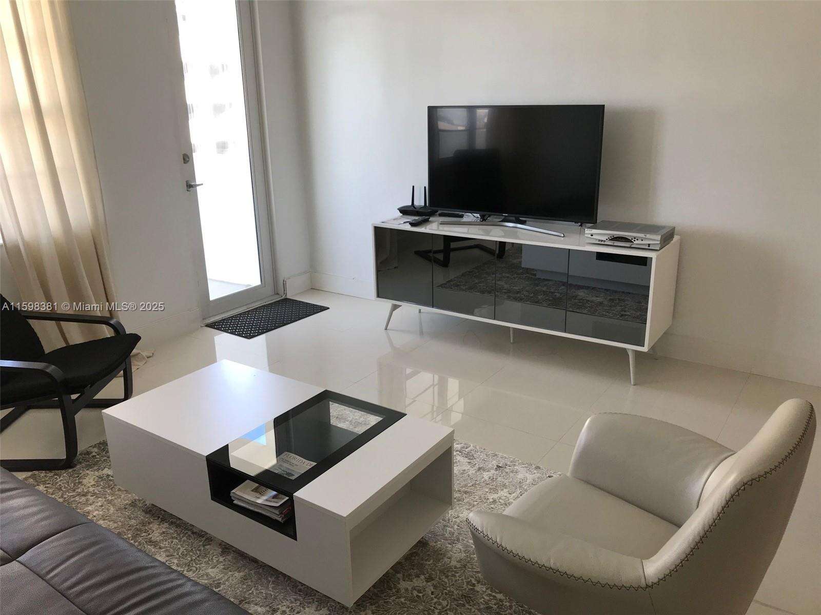 Decoplage Unit #808 | Picture 5