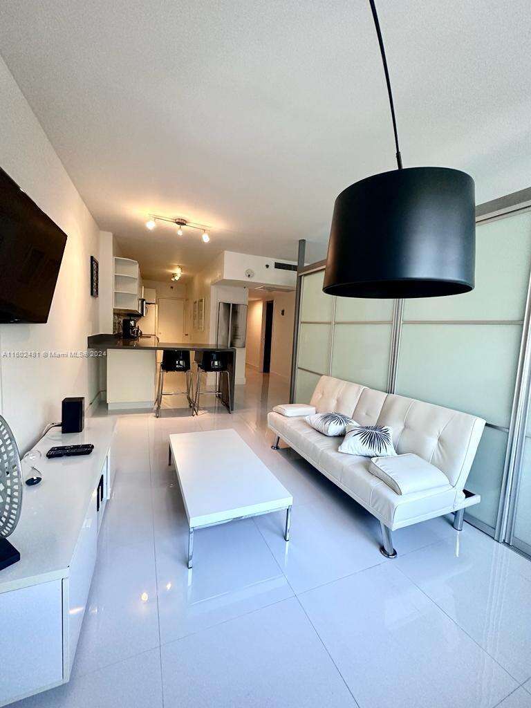 Decoplage South Beach For Rent | Unit #526