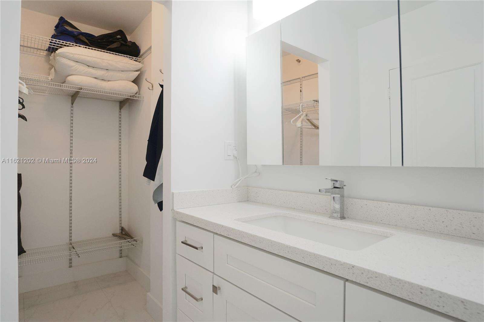 Decoplage Unit #436 | Picture 12