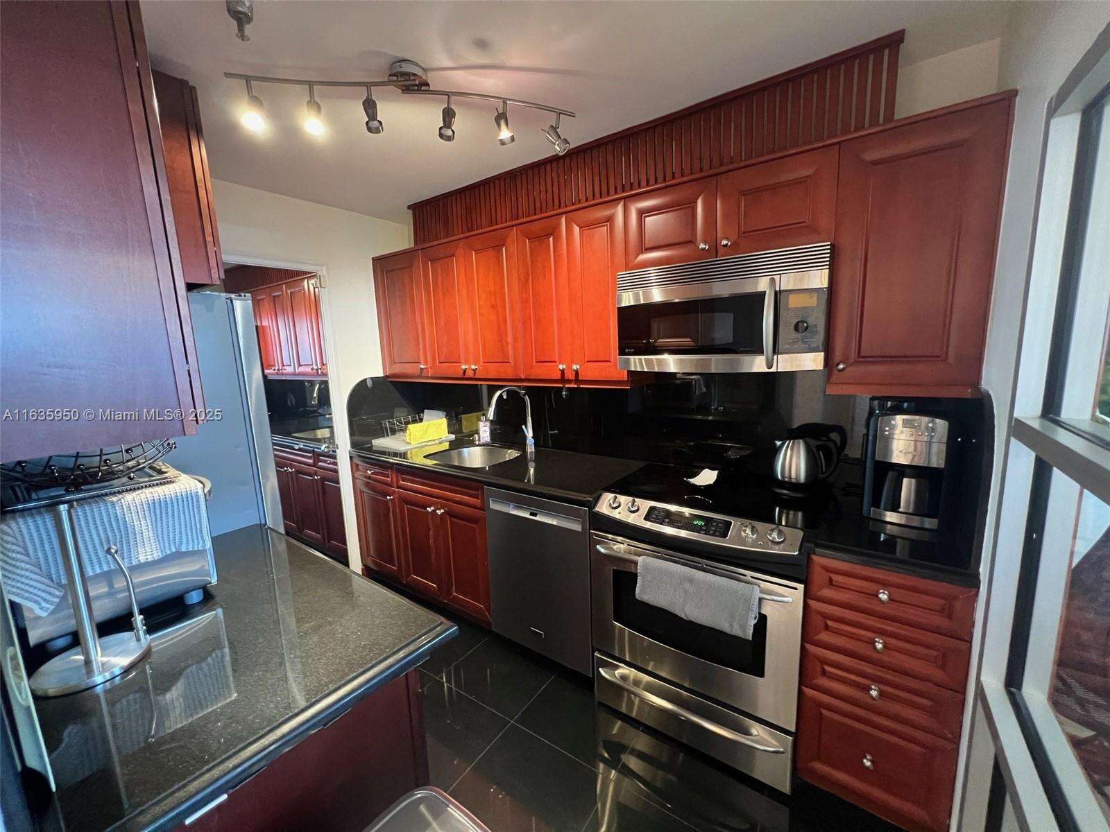 Decoplage Unit #1633 | Picture 13