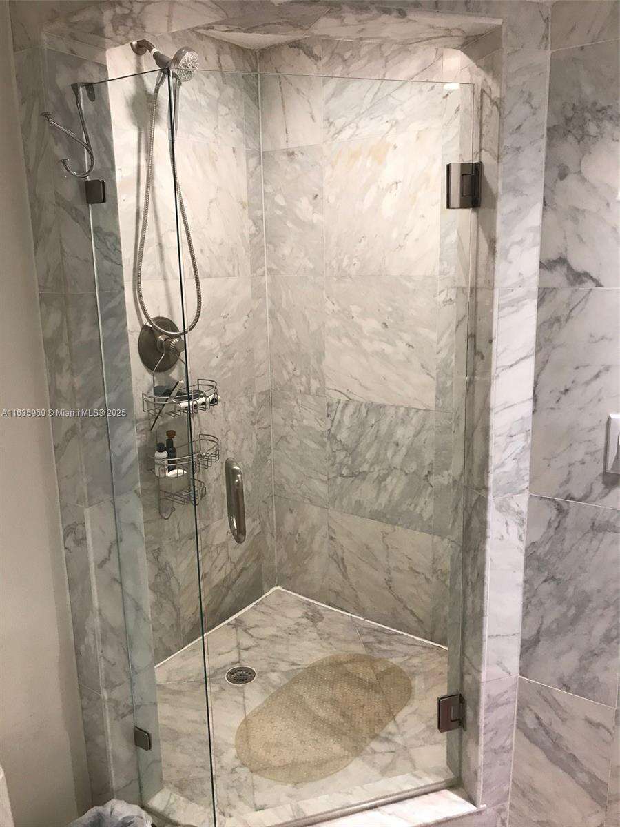 Decoplage Unit #1633 | Picture 23