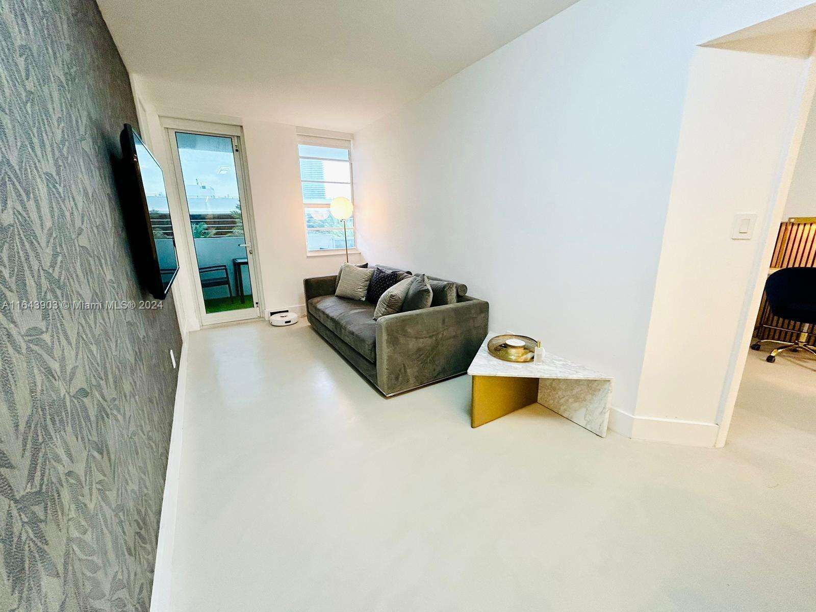 Decoplage Unit #445 | Picture 3