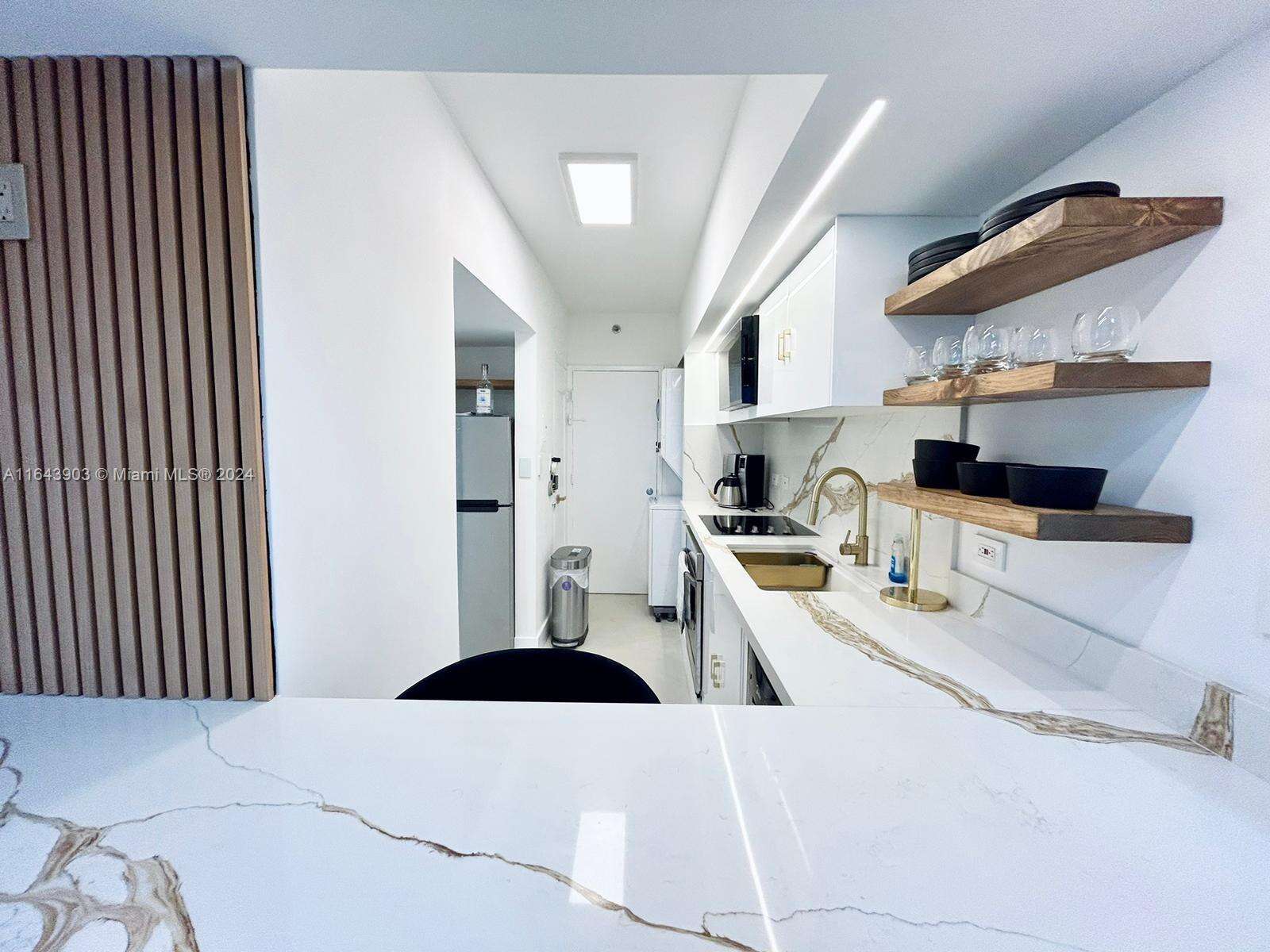 Decoplage Unit #445 | Picture 6