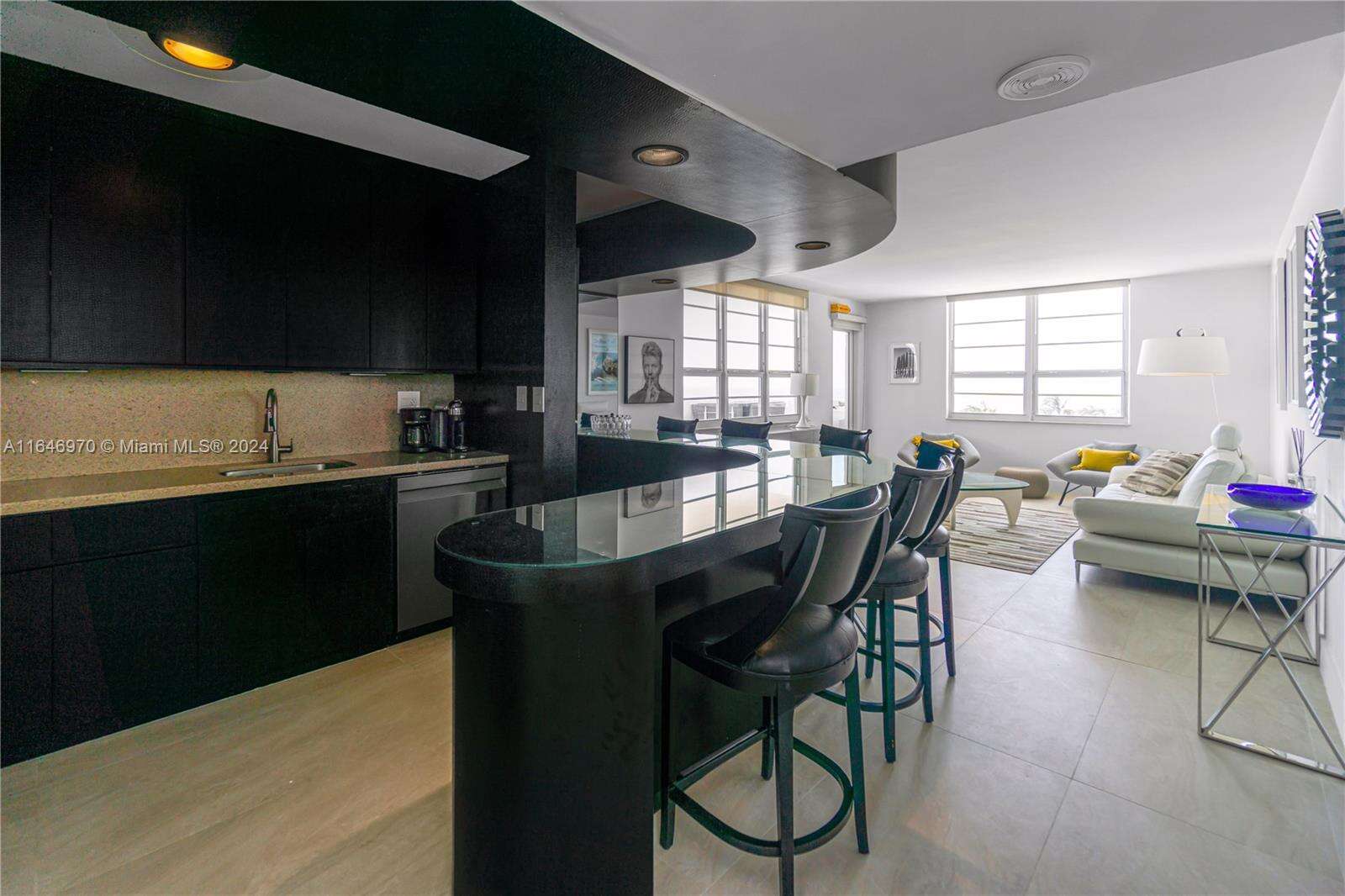 Decoplage Unit #548 | Picture 3