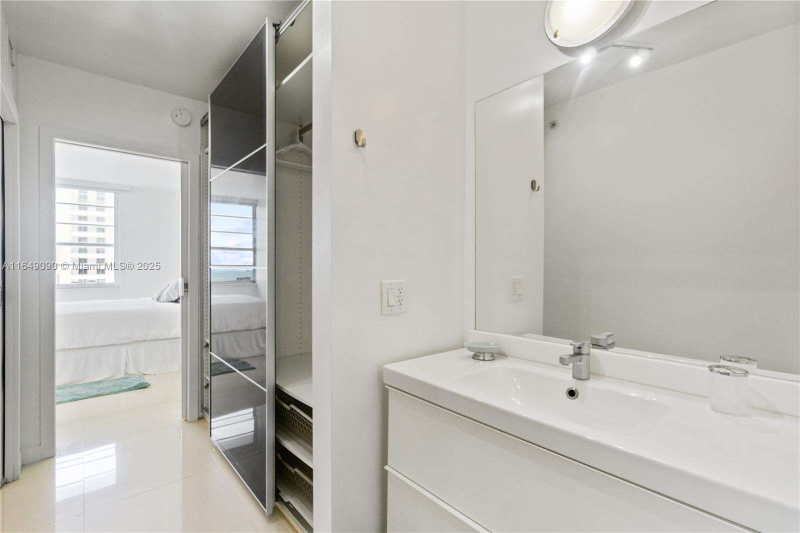 Decoplage Unit #1132 | Picture 8