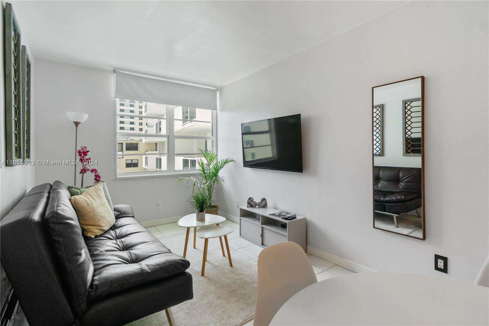 Decoplage Unit #924 | Picture 2