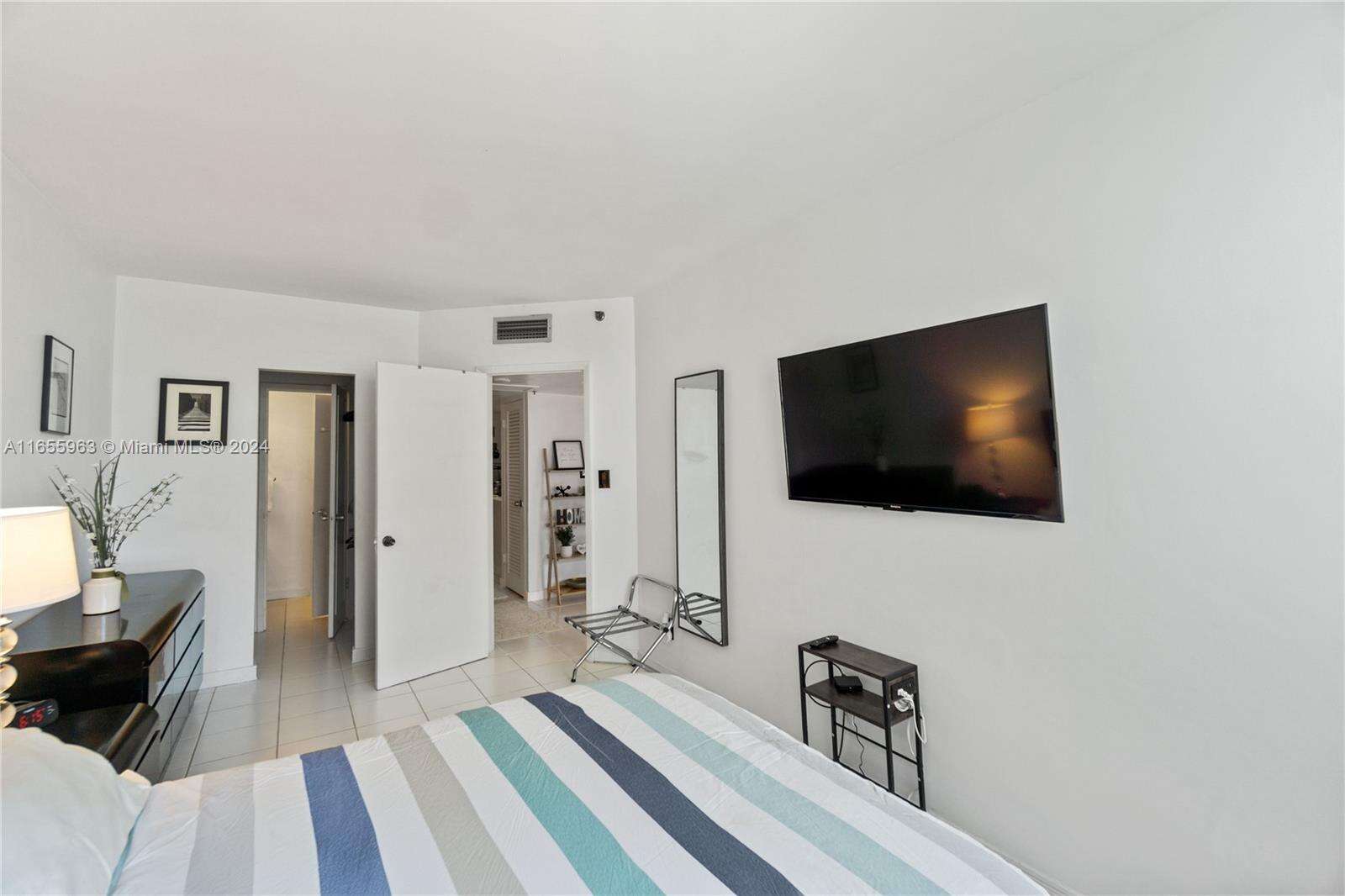 Decoplage Unit #924 | Picture 10