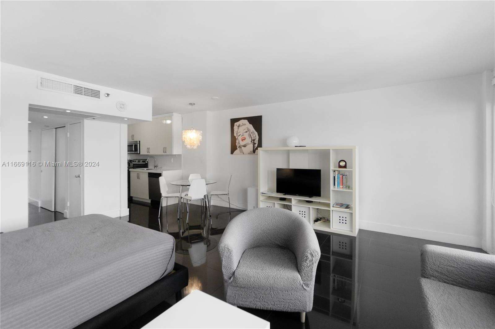 Decoplage Unit #1418 | Picture 4