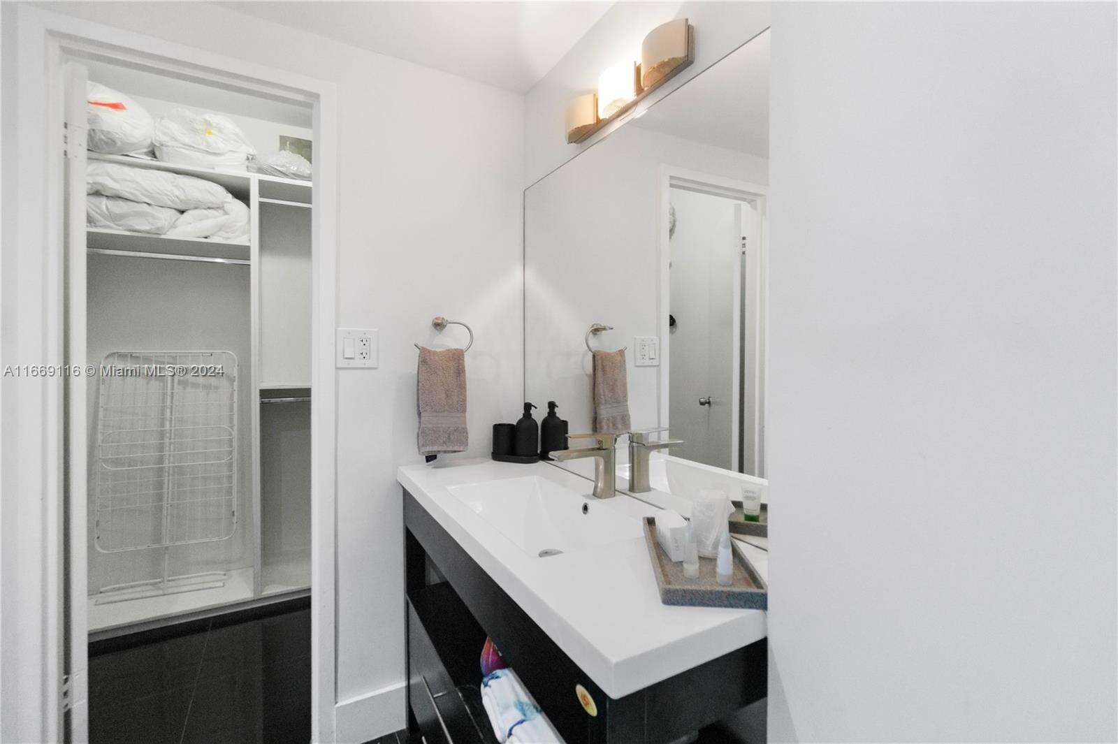 Decoplage Unit #1418 | Picture 8