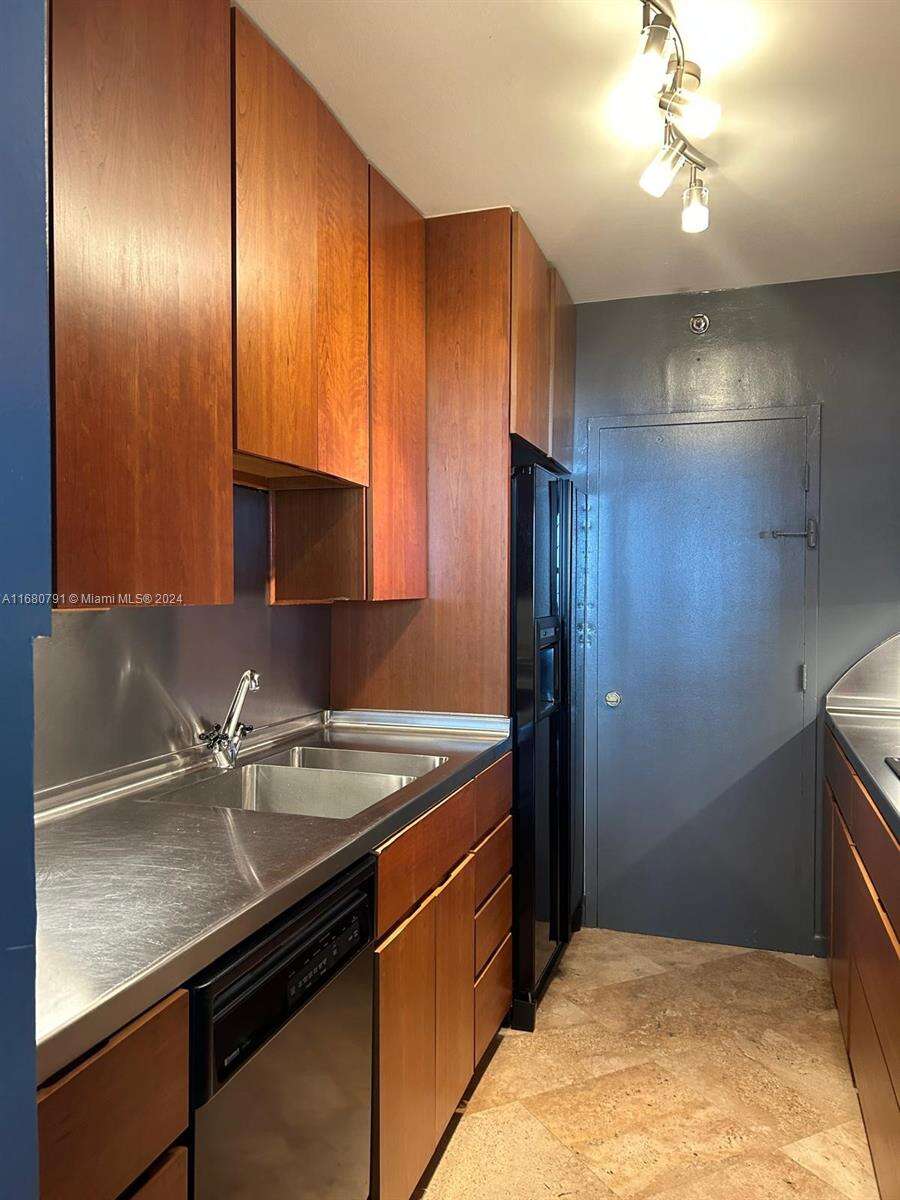 Decoplage Unit #608 | Picture 25