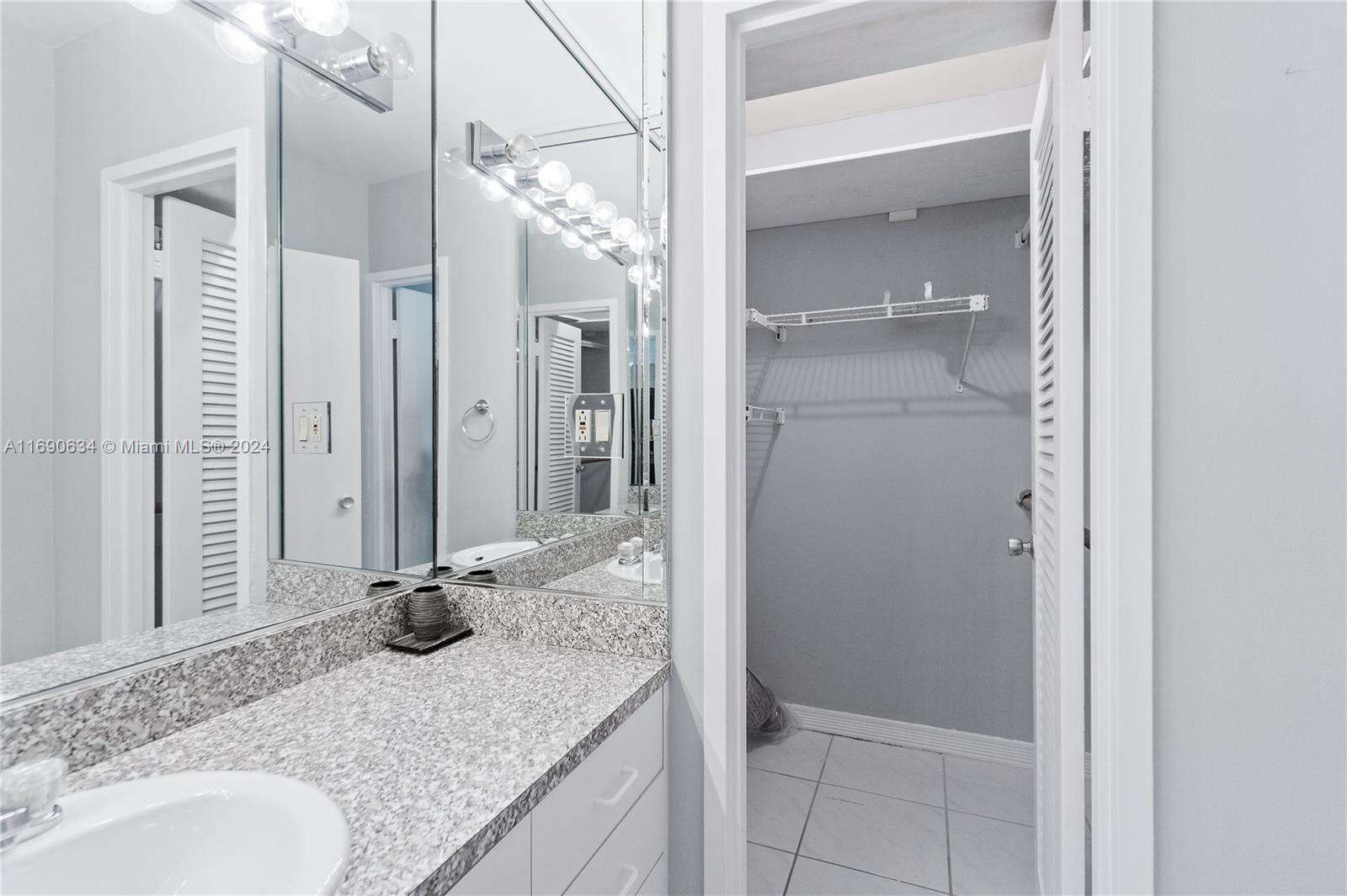 Decoplage Unit #1016 | Picture 13