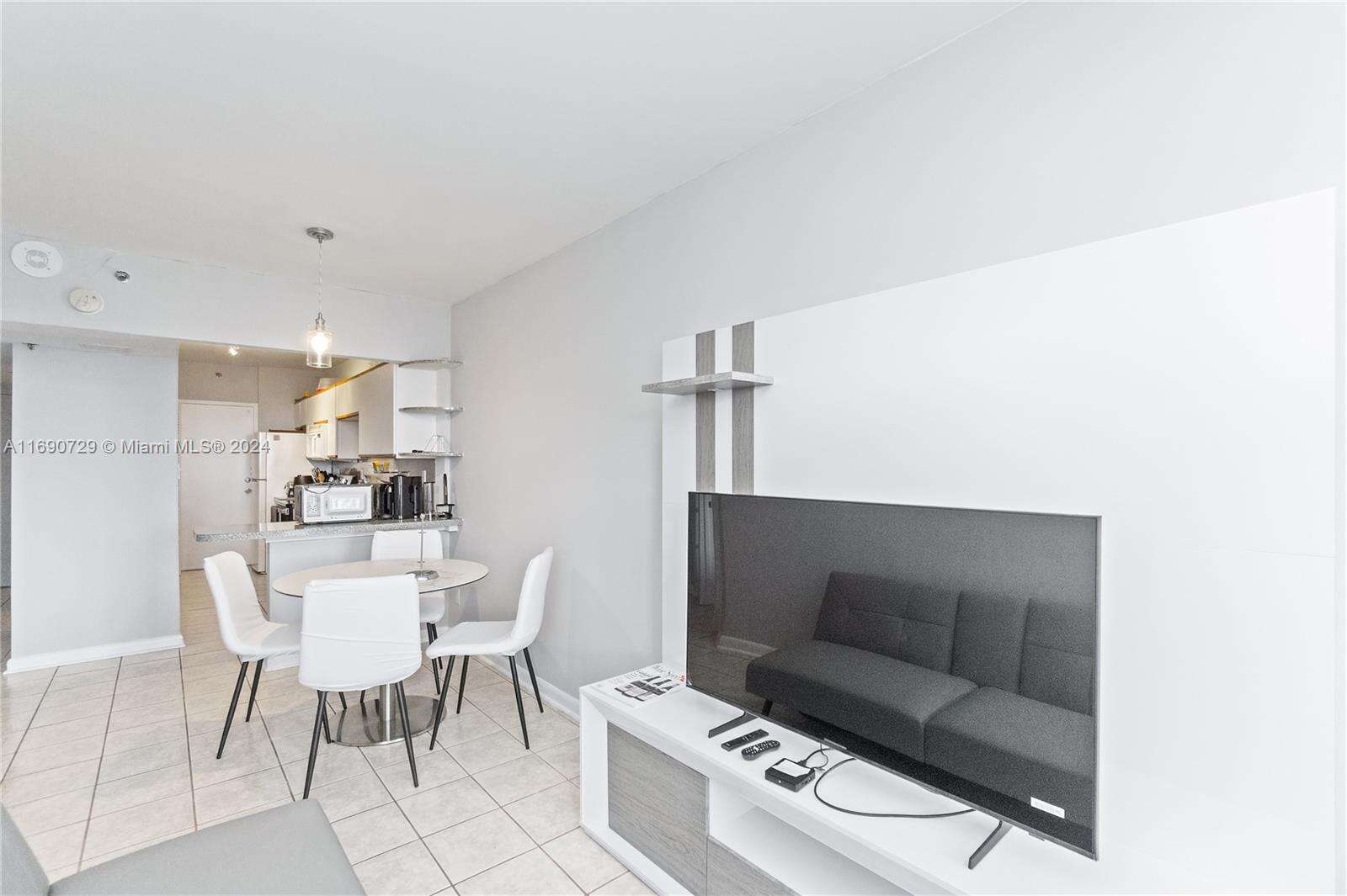 Decoplage Unit #1019 | Picture 3