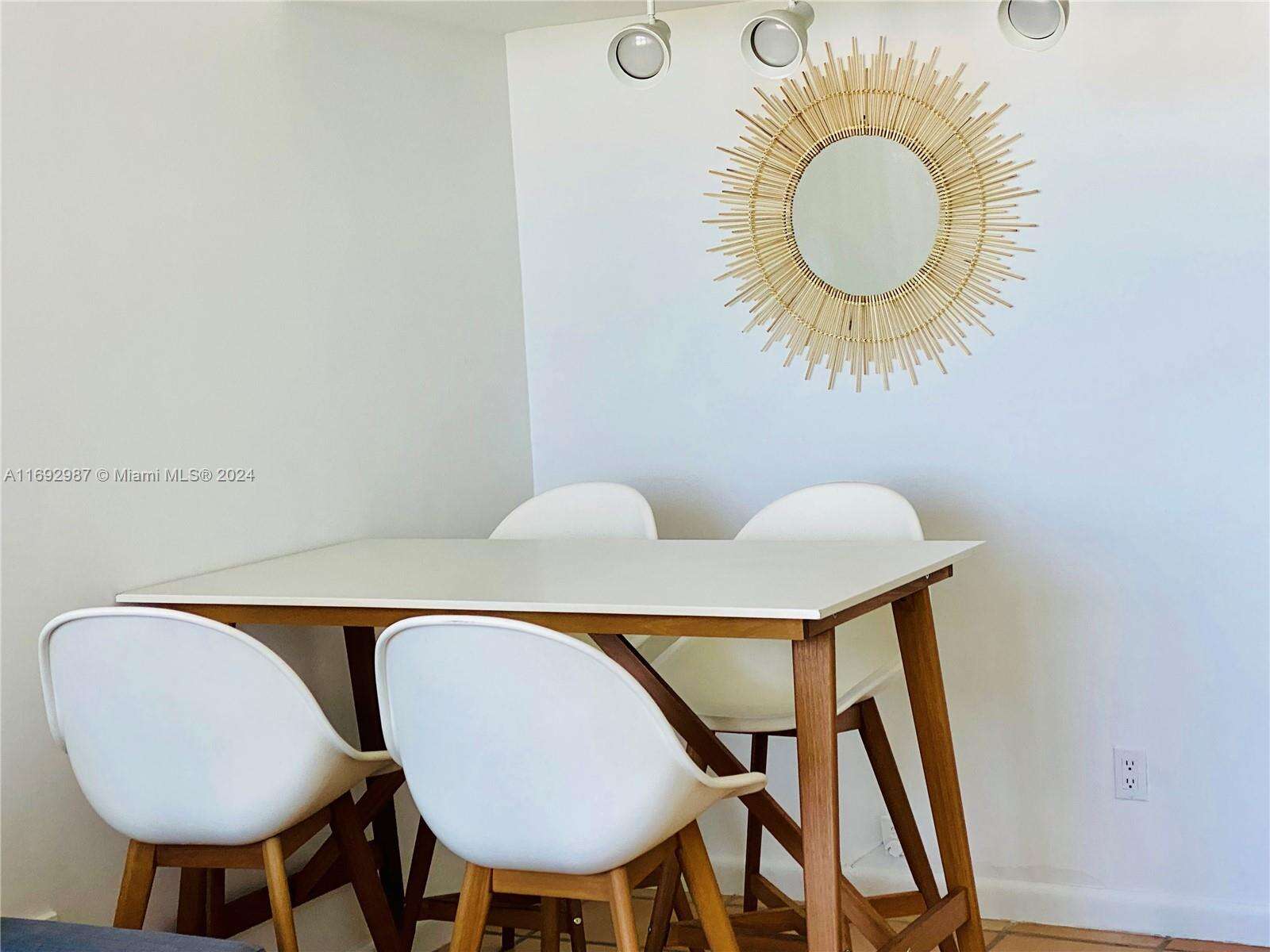 Decoplage Unit #1115 | Picture 3