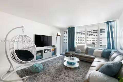 Decoplage Unit #739 | Picture 5